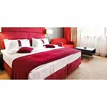 By Ihg 4* 트르나바