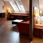 Hotel By Ihg