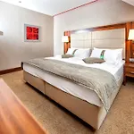By Ihg Hotel 4*