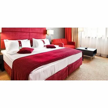 By Ihg 4* Τρνάβα