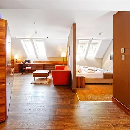 By Ihg Hotel