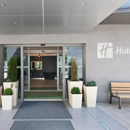 Ξενοδοχείο By Ihg Τρνάβα