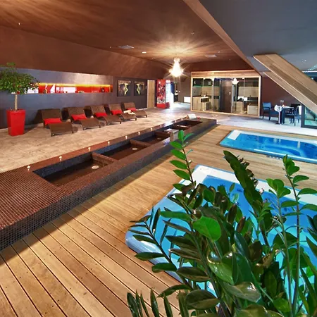 By Ihg Hotel 4*