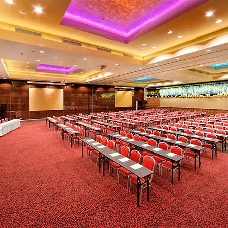 By Ihg Отель Трнава