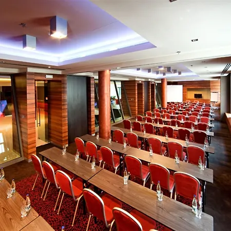 By Ihg 4*