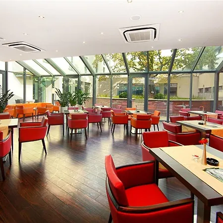 By Ihg 4* ترنافا