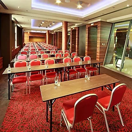 Hotel By Ihg Trnava