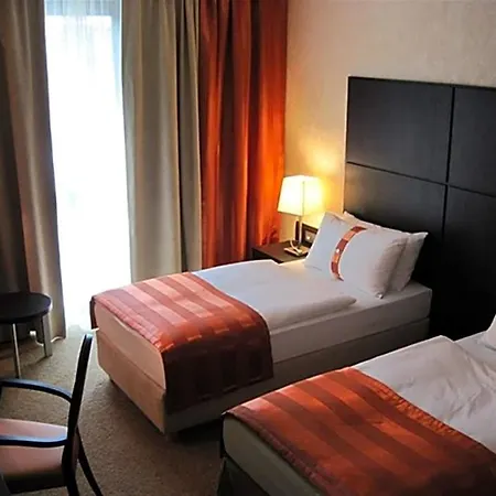 By Ihg 4*