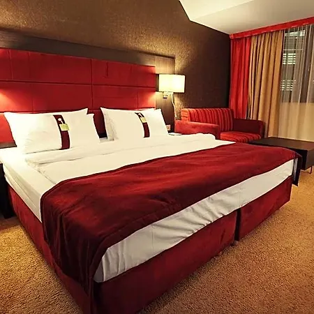 By Ihg Hotel 4*