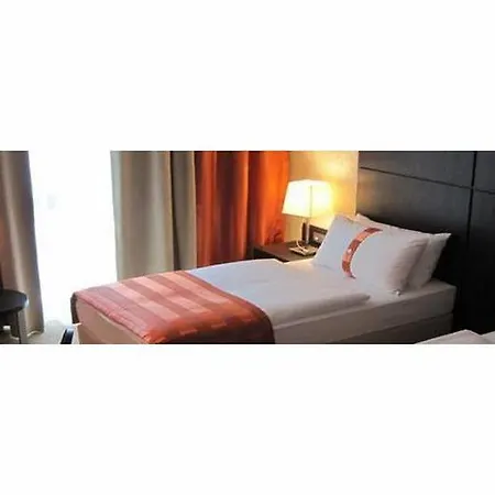 By Ihg