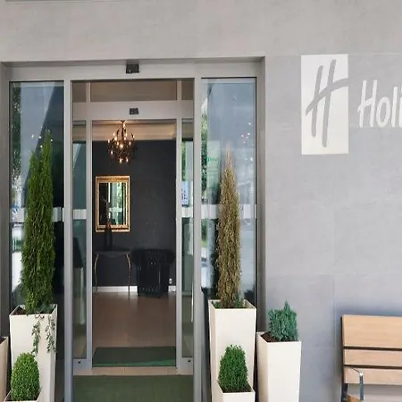 Hotel By Ihg